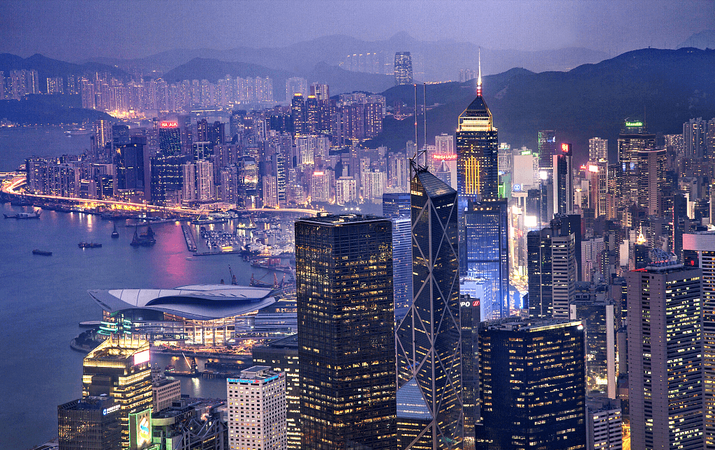 Гонконг отменил карантин для въезжающих из КНР