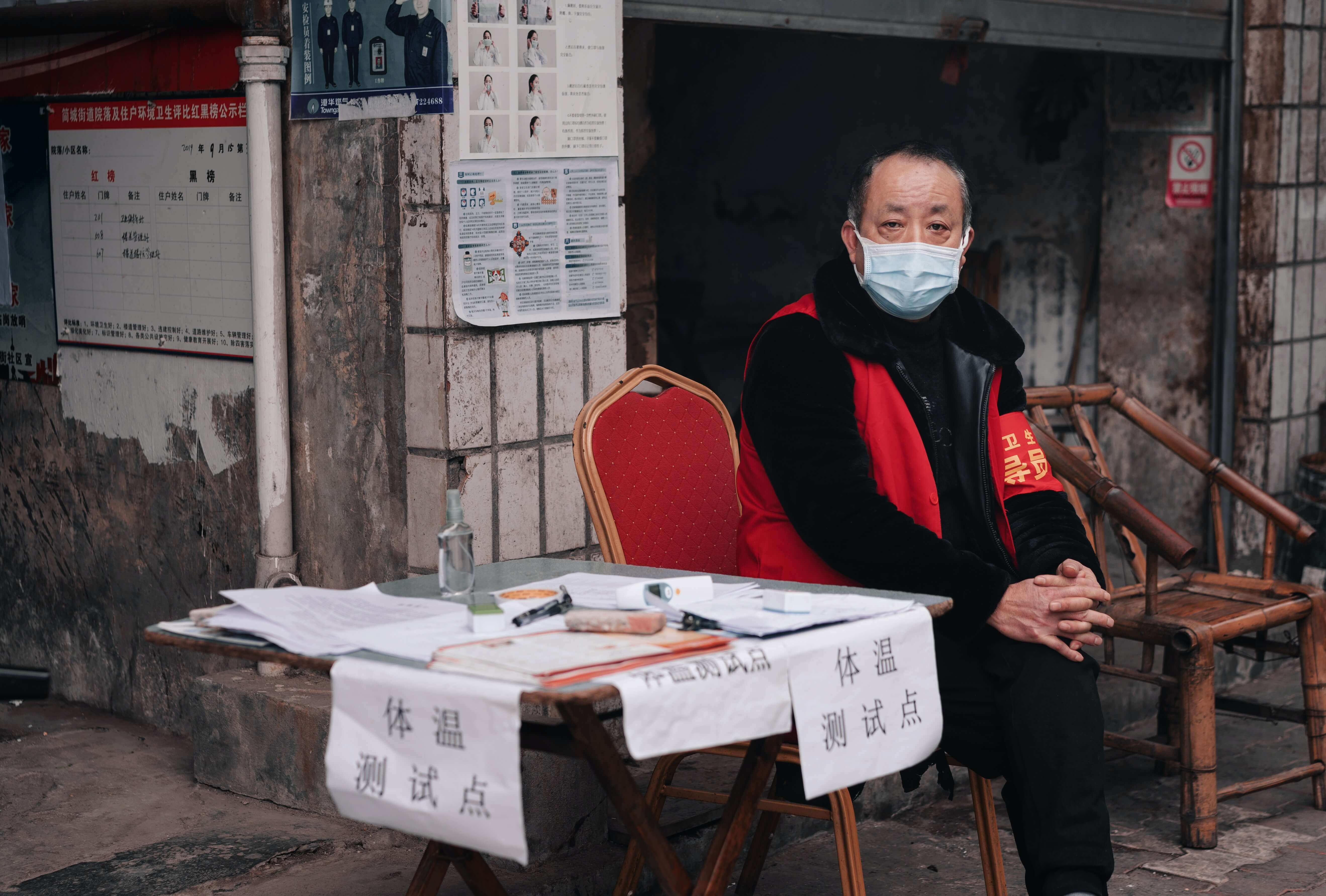 Китайцы будут заражаться коронавирусом по несколько раз