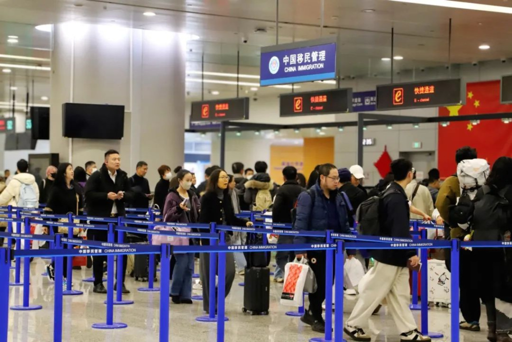 аэропорт пудун таможня.jpg