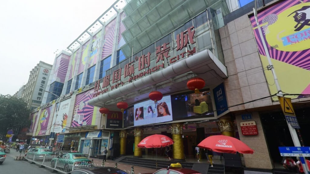 Рынок женской одежды в Гуанчжоу Hong Mian