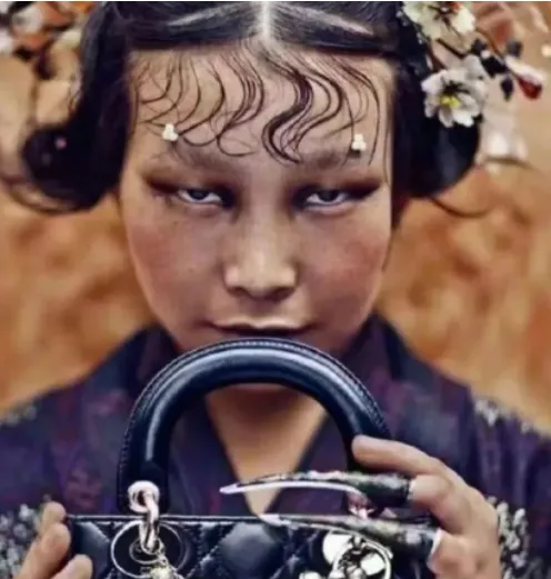 Dior China1.jpg Dior China1.jpg