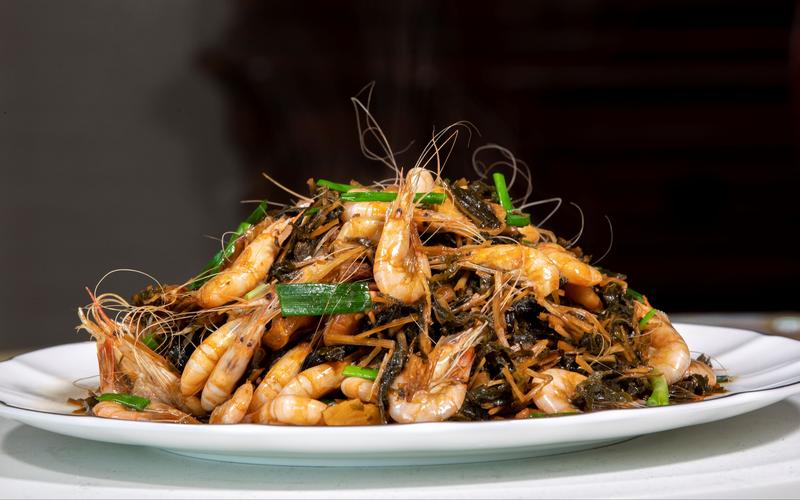 Белые креветки с водорослями.jpeg