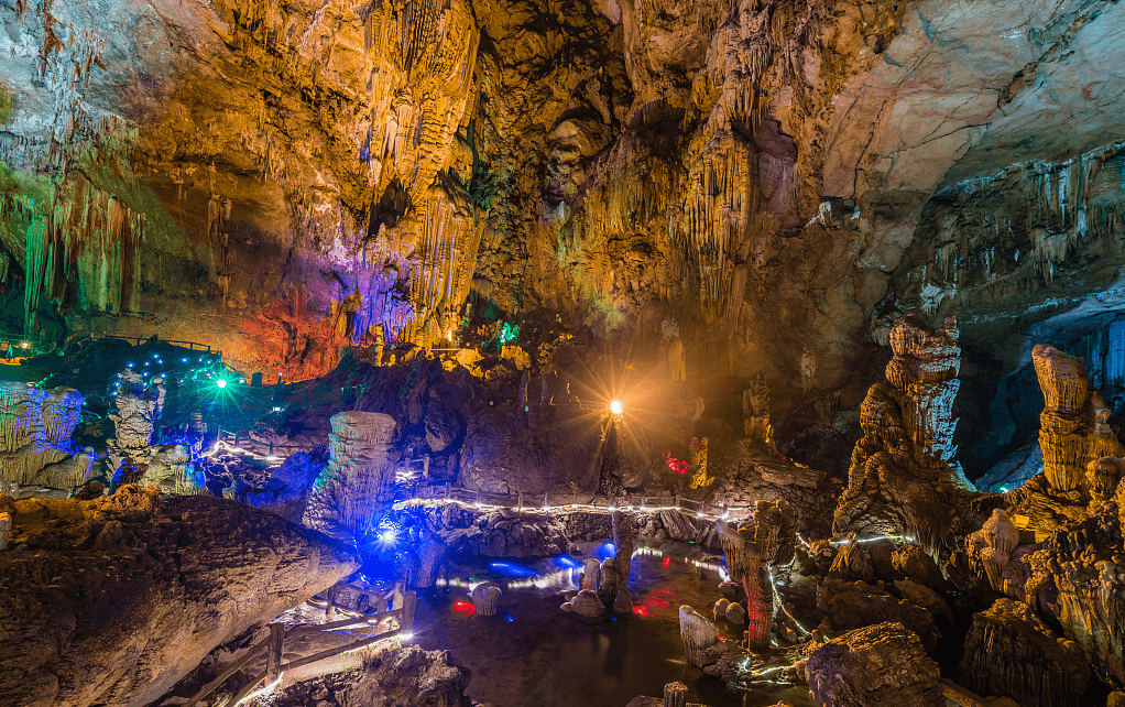 Пещера Яолинь.jpg