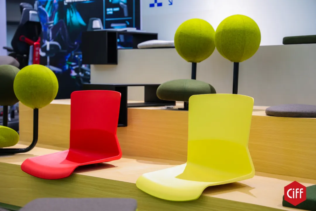 мебель на выставке.jpg мебель на выставке.jpg