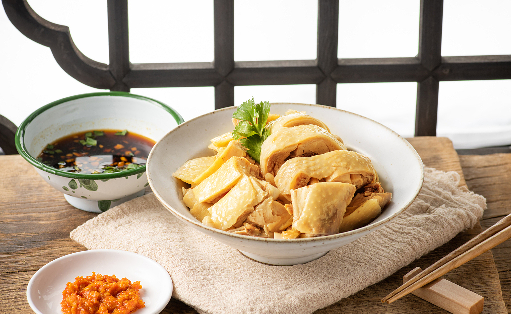 Холодная отварная курица.jpg Холодная отварная курица.jpg