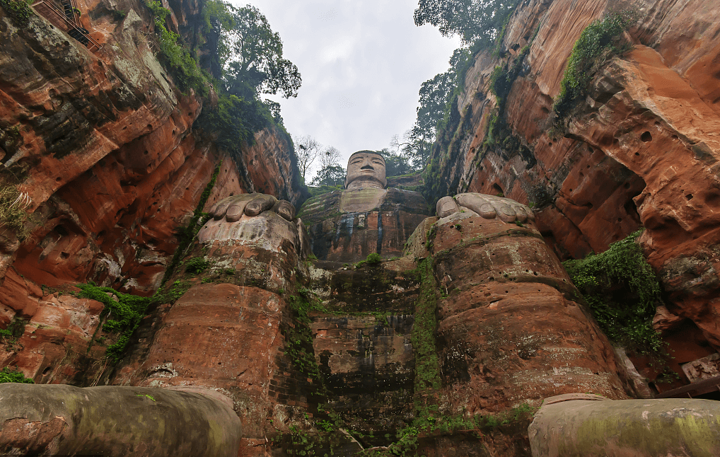 будда в лэшане.jpg будда в лэшане.jpg