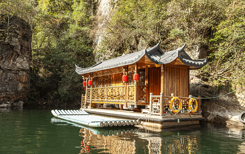 озеро баофэн.jpg озеро баофэн.jpg