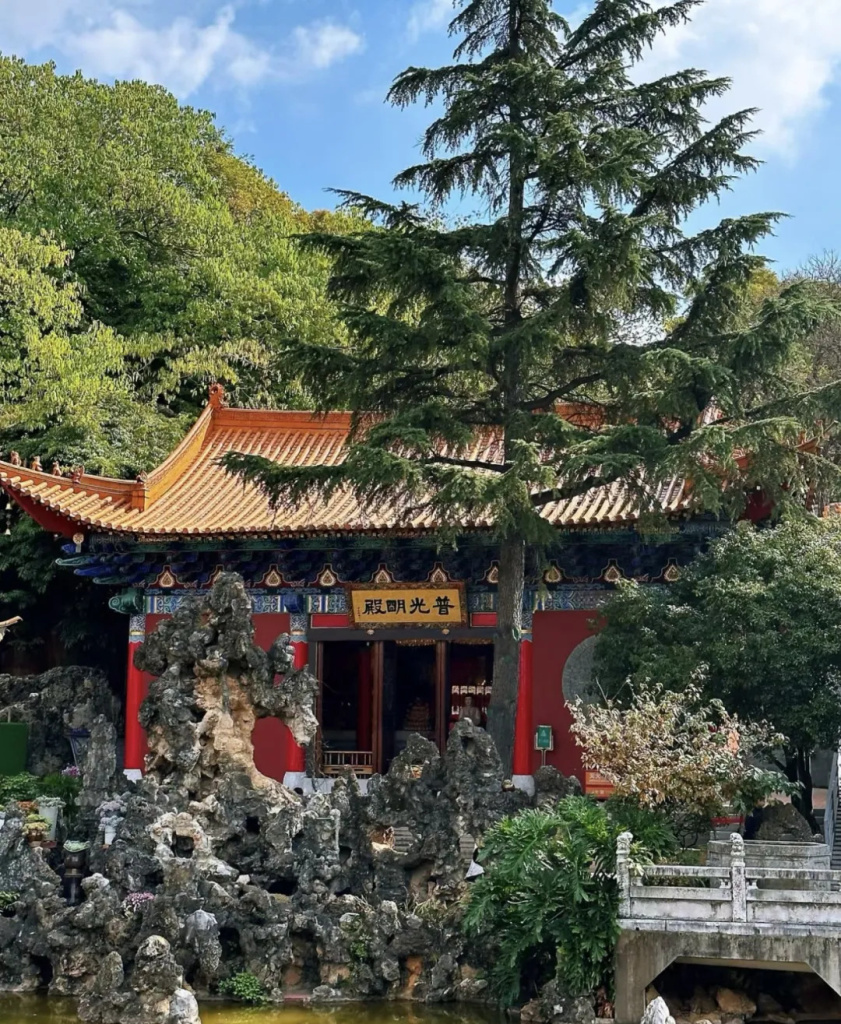 Храм Юаньтун.jpg Храм Юаньтун.jpg