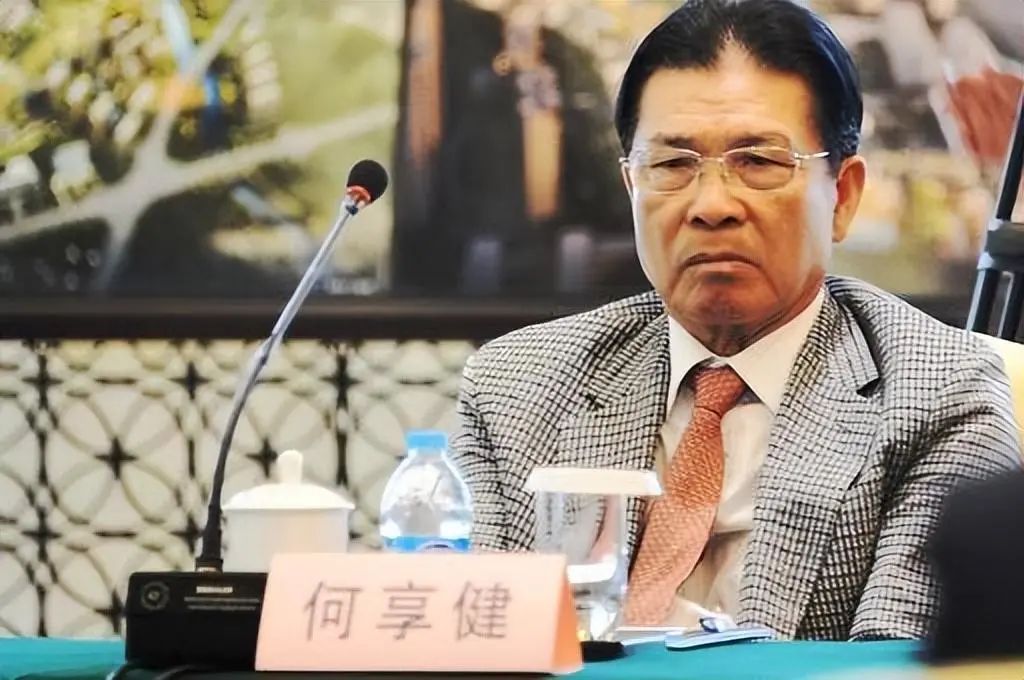 Хэ Сянцзянь.jpg Хэ Сянцзянь.jpg