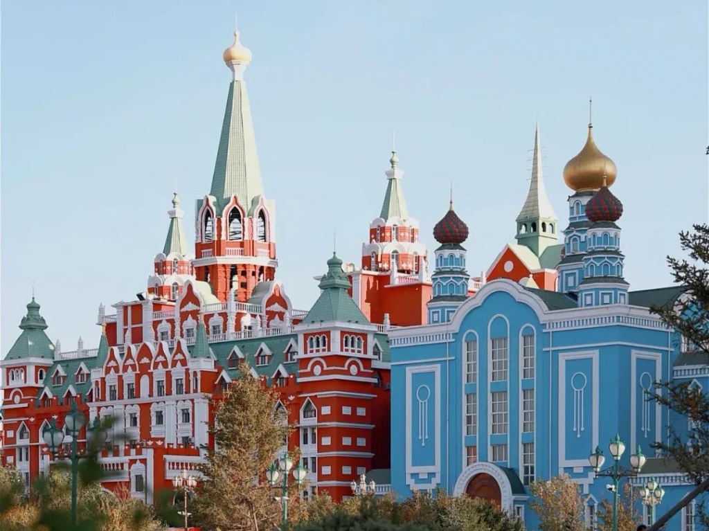 площадь матрешек копия собора.jpg площадь матрешек копия собора.jpg