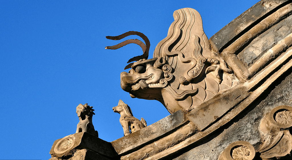 крыши с драконами.jpg крыши с драконами.jpg