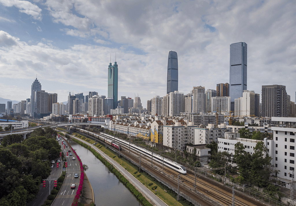 шэньчжэнь поезд.jpg шэньчжэнь поезд.jpg