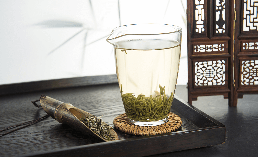 Дунтин Би Ло Чунь.jpg Дунтин Би Ло Чунь.jpg