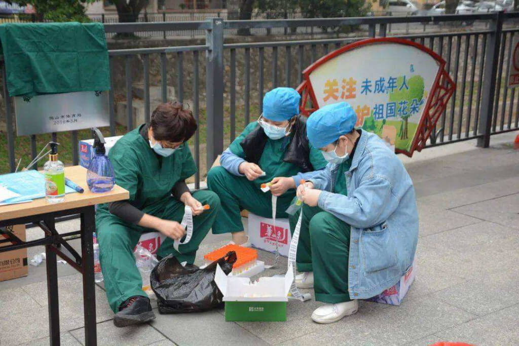 0f81867c61ef85cc5f3f173b0e4da773.jpeg массовое тестирование на улицах в китае.jpeg